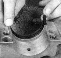  Установка коленчатого вала и проверка зазоров коренных подшипников Jeep Grand Cherokee